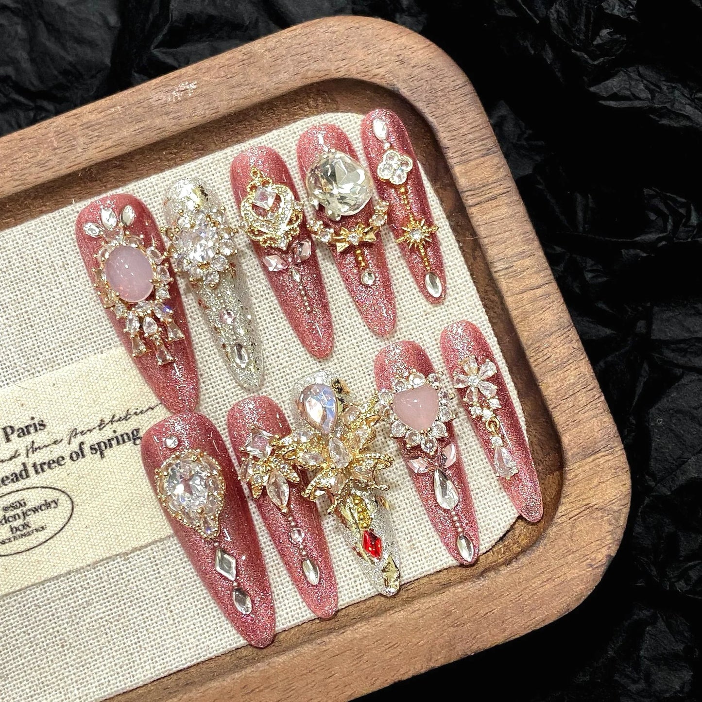Desert Crown High-End Light Luxury Nail Art Handmade Fashionable Whitening + Noble Style Wearable Manicure