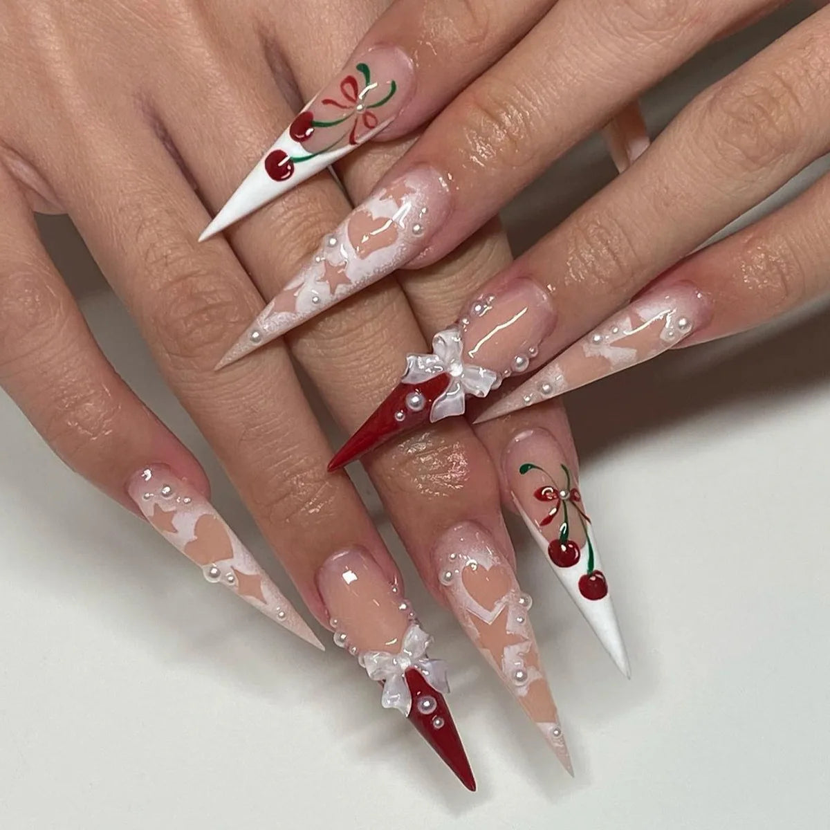 24pcs Baroque Style False Nails with Gold Moon Star Design Almond Fake Nail Patches Wearable Heavy Metal French Press on Nails