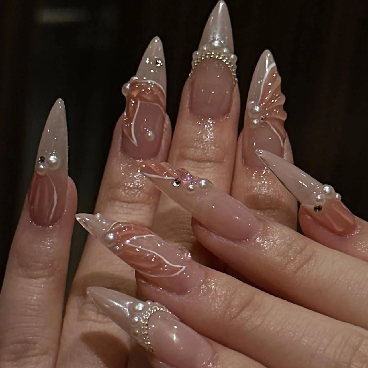 24pcs Baroque Style False Nails with Gold Moon Star Design Almond Fake Nail Patches Wearable Heavy Metal French Press on Nails
