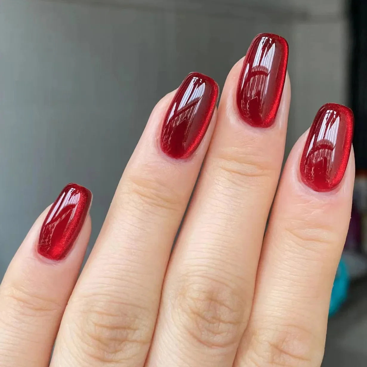Cat Eye Press-On Nails – Oval or Square Shape | Glossy Gradient