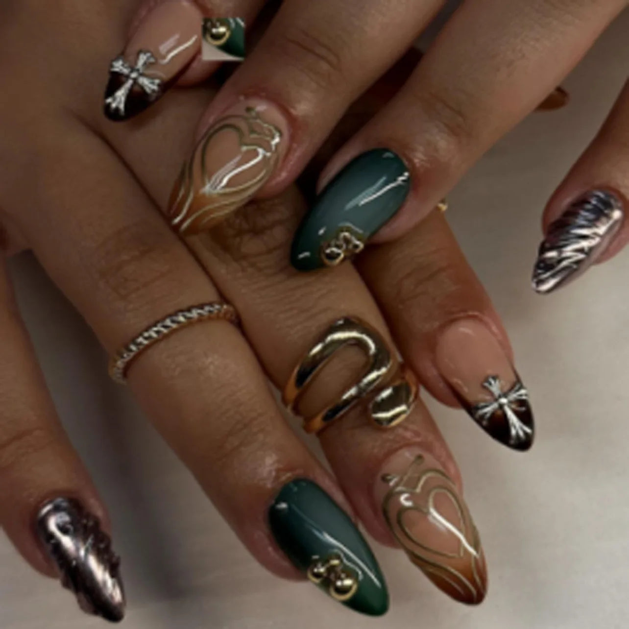 24pcs Baroque Style False Nails with Gold Moon Star Design Almond Fake Nail Patches Wearable Heavy Metal French Press on Nails