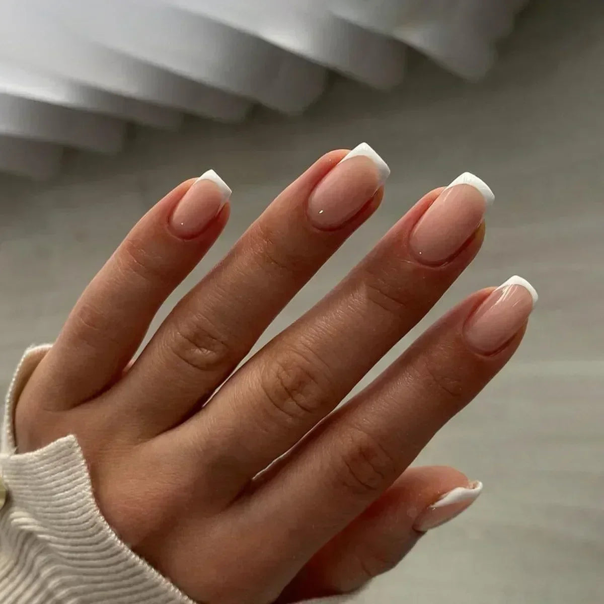 24Pcs Yellow Simple False Nails Short Coffin Art Artificial with French Design Wearable Fake Nails Full Cover Press on Nail Tips
