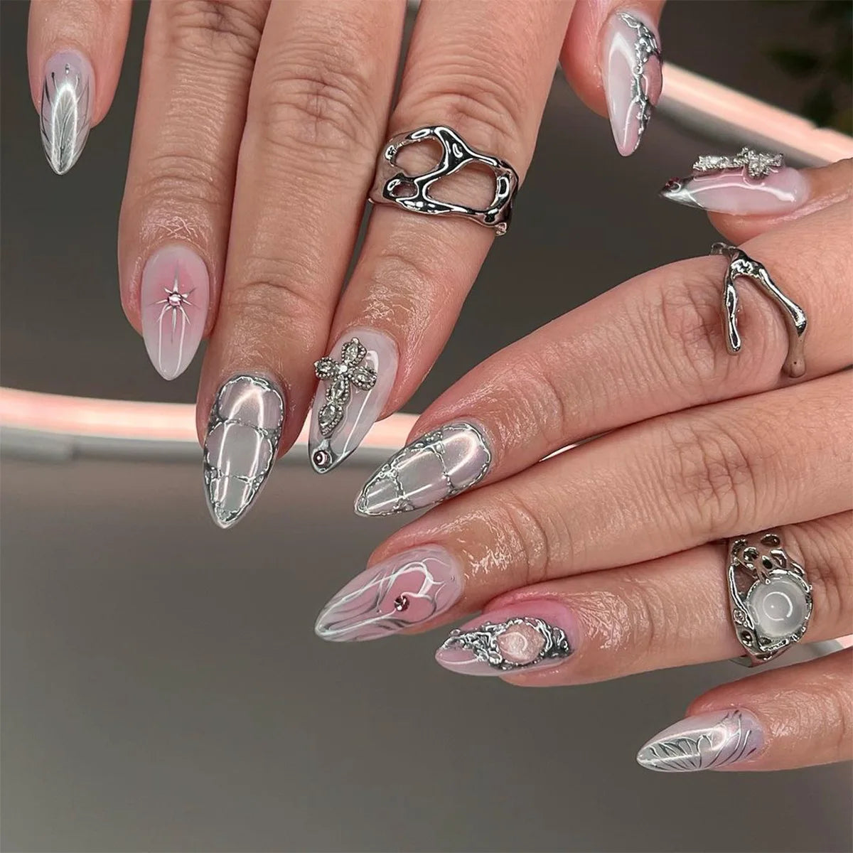 24pcs Baroque Style False Nails with Gold Moon Star Design Almond Fake Nail Patches Wearable Heavy Metal French Press on Nails