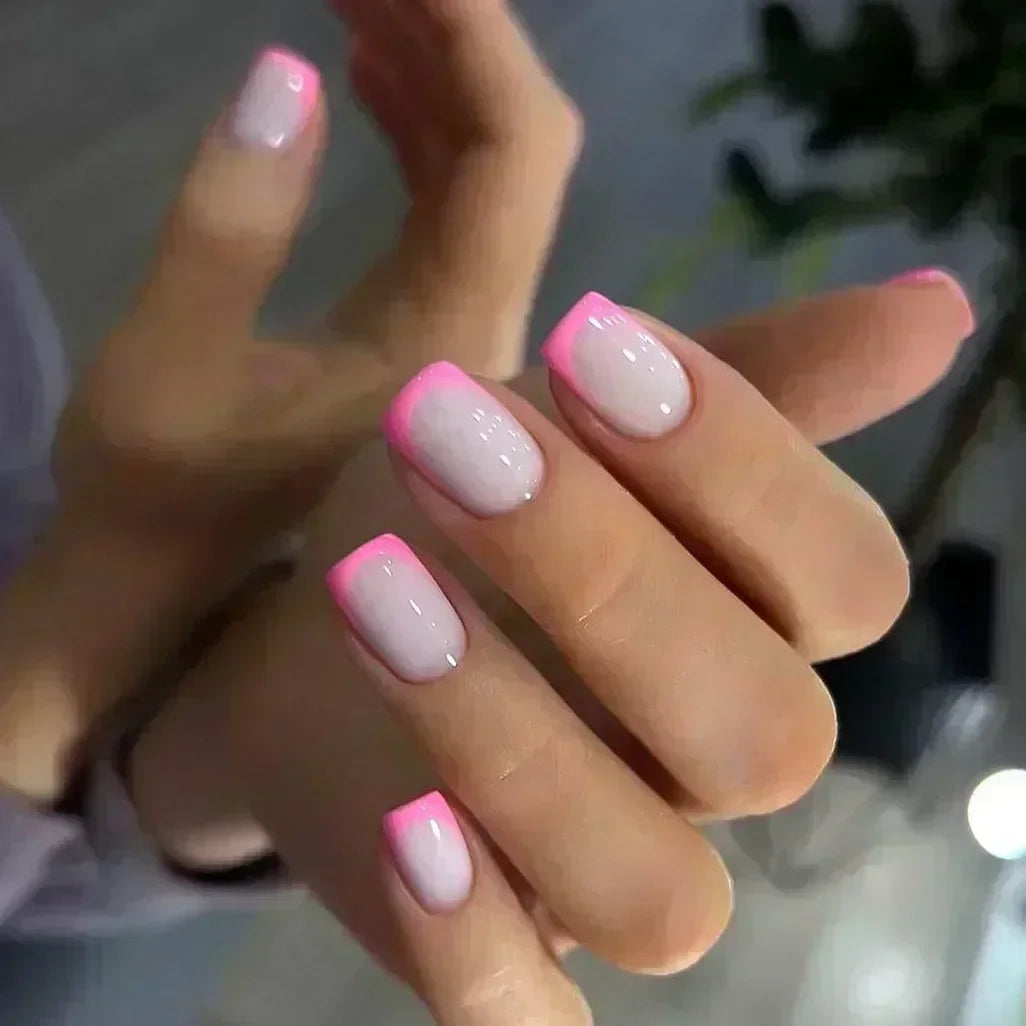 24Pcs Yellow Simple False Nails Short Coffin Art Artificial with French Design Wearable Fake Nails Full Cover Press on Nail Tips