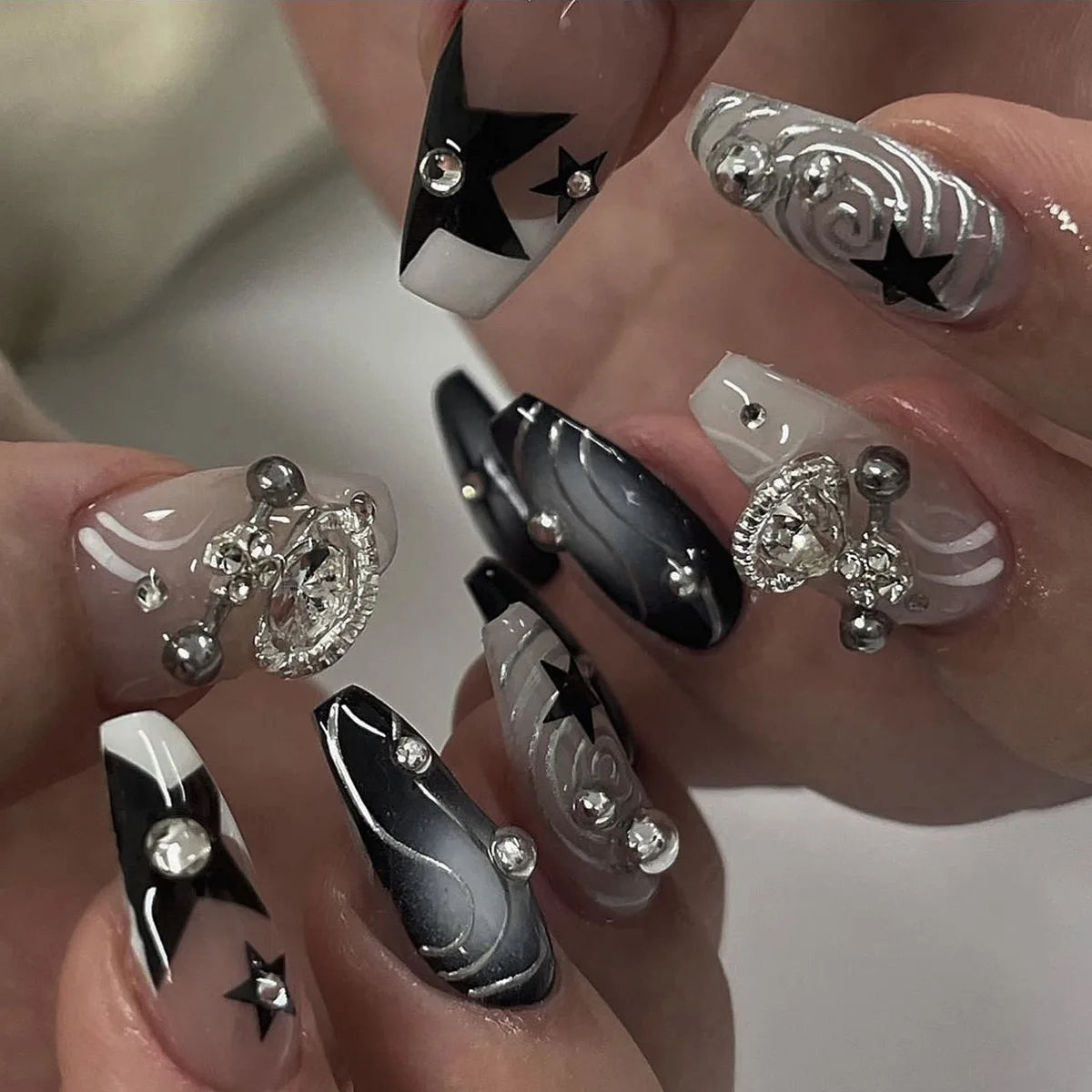 24pcs Baroque Style False Nails with Gold Moon Star Design Almond Fake Nail Patches Wearable Heavy Metal French Press on Nails