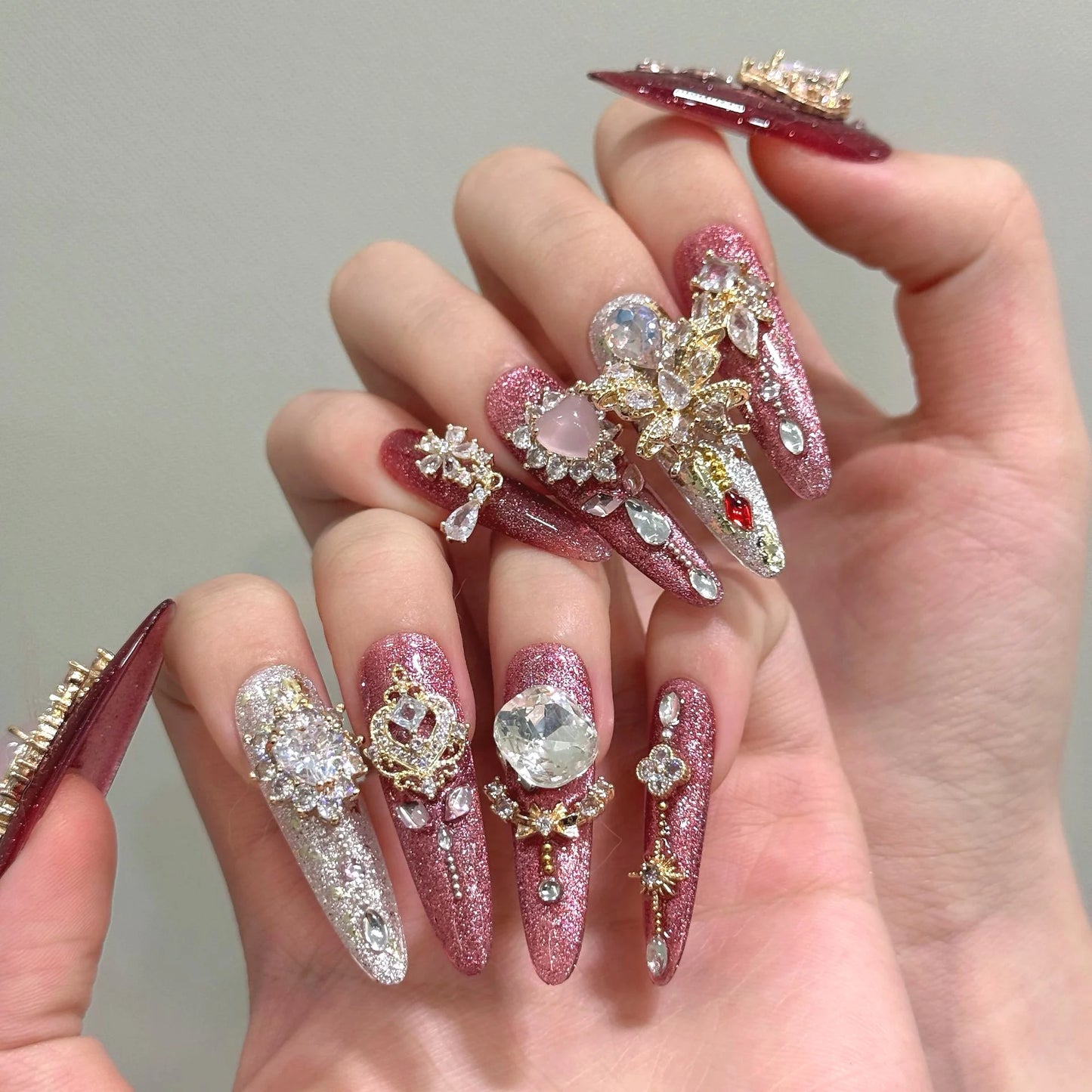 Desert Crown High-End Light Luxury Nail Art Handmade Fashionable Whitening + Noble Style Wearable Manicure